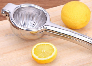 Hand - Operated Stainless Steel Lime Squeezer Citrus Juicer / Lime Juice Extractor